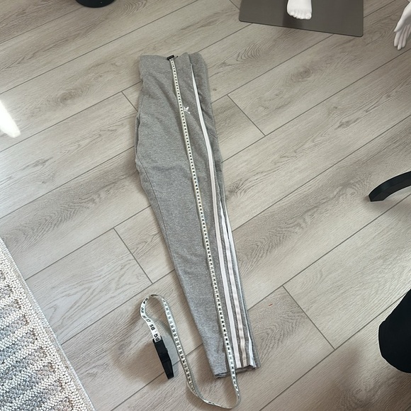 Adidas Gray and White Leggings with Iconic Stripes - Picture 4 of 5
